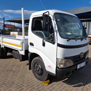 2009 Toyota Dyna 5-103 2 Ton Dropside