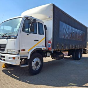 2015 Nissan UD95 8 Ton Tautliner