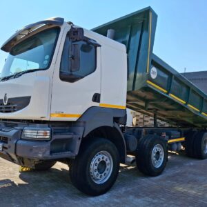 2014 Renault Kerax 440 8x4 15 Cube Tipper